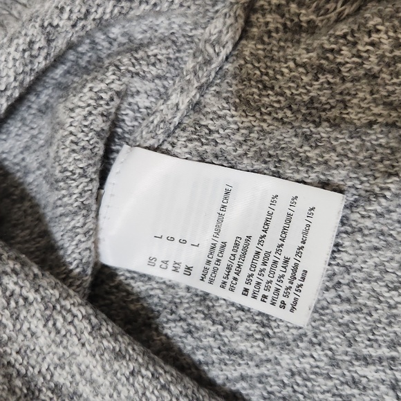 American Eagle light weight Large Womens sweater. - Picture 7 of 8